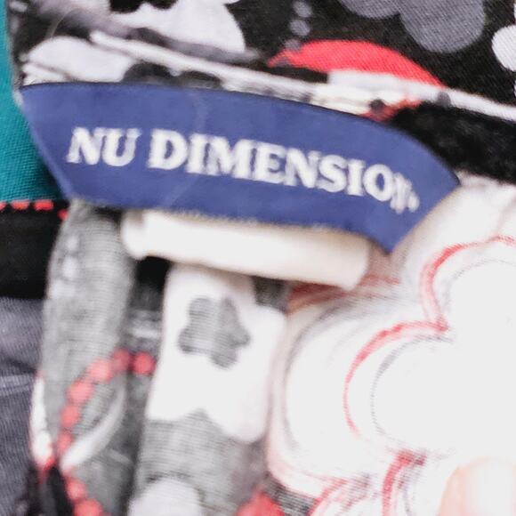 Scrubs Size Medium  4 Tops 1 Pair if Pants Various Brands Nurse Veterinarian - Picture 3 of 5